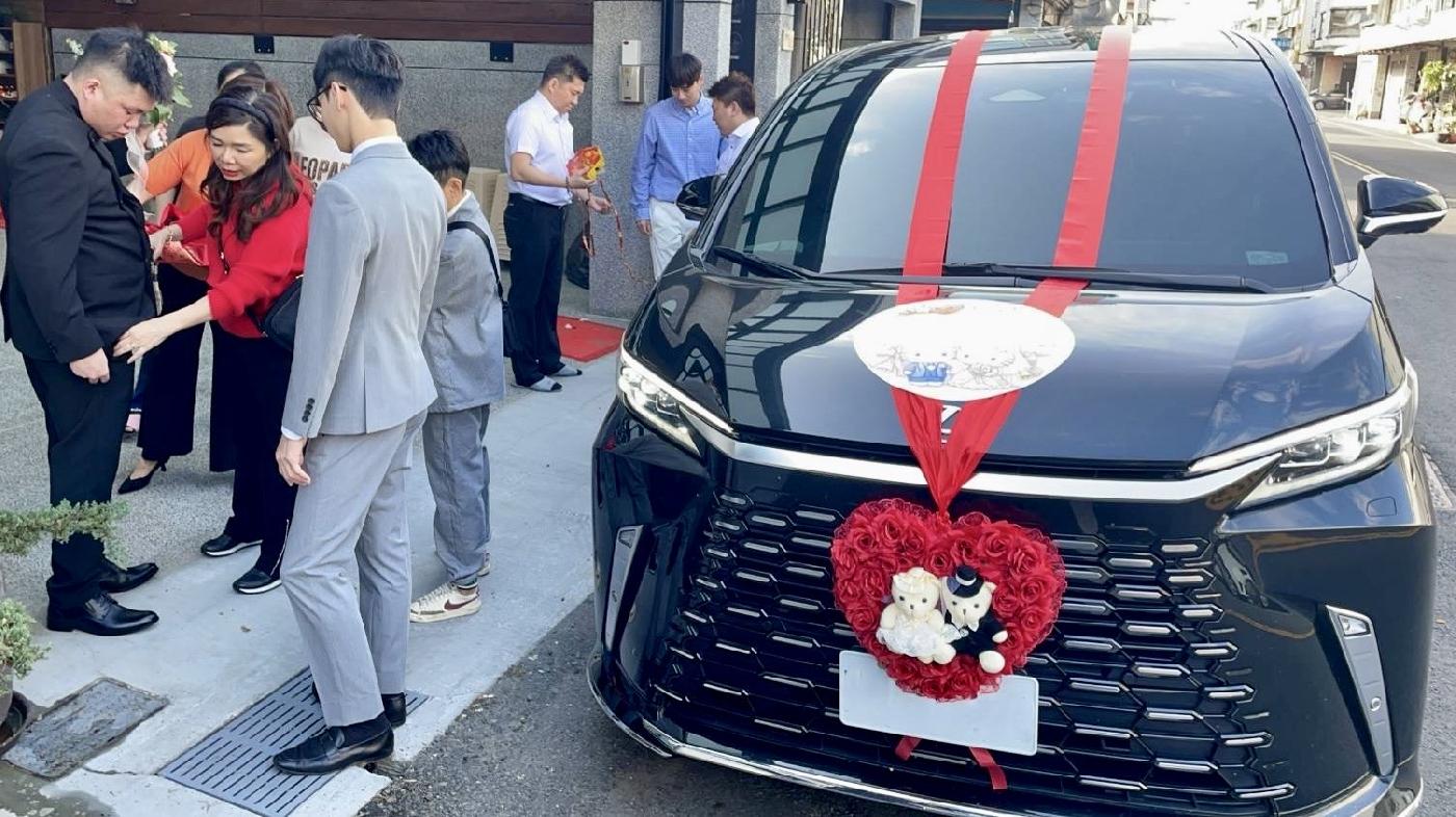 屏東LM結婚禮車推薦｜Lexus LM禮車出租｜高雄屏東婚禮車隊