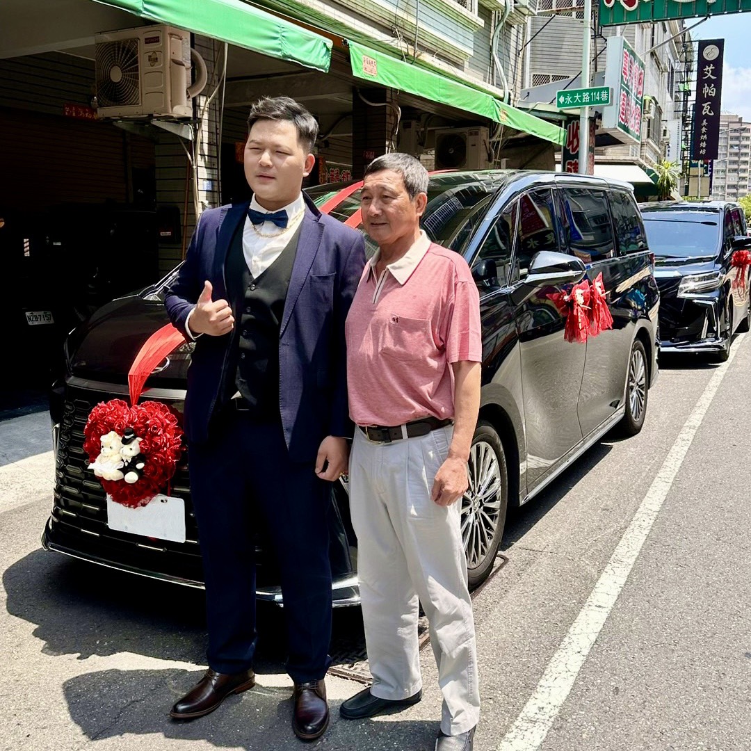 高雄阿法出租｜LM包車禮車推薦｜婚禮禮車出租 展立國際租賃