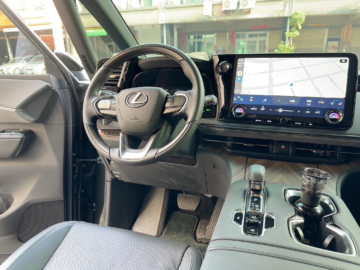 LM 包車旅遊、商務接送