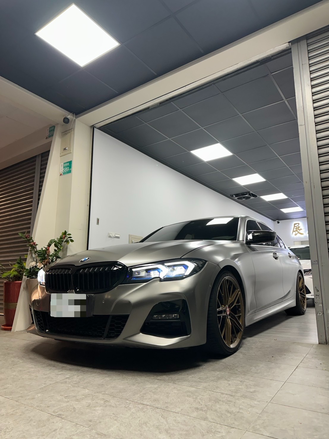 BMW 330出租｜高雄・台南BMW自駕租車