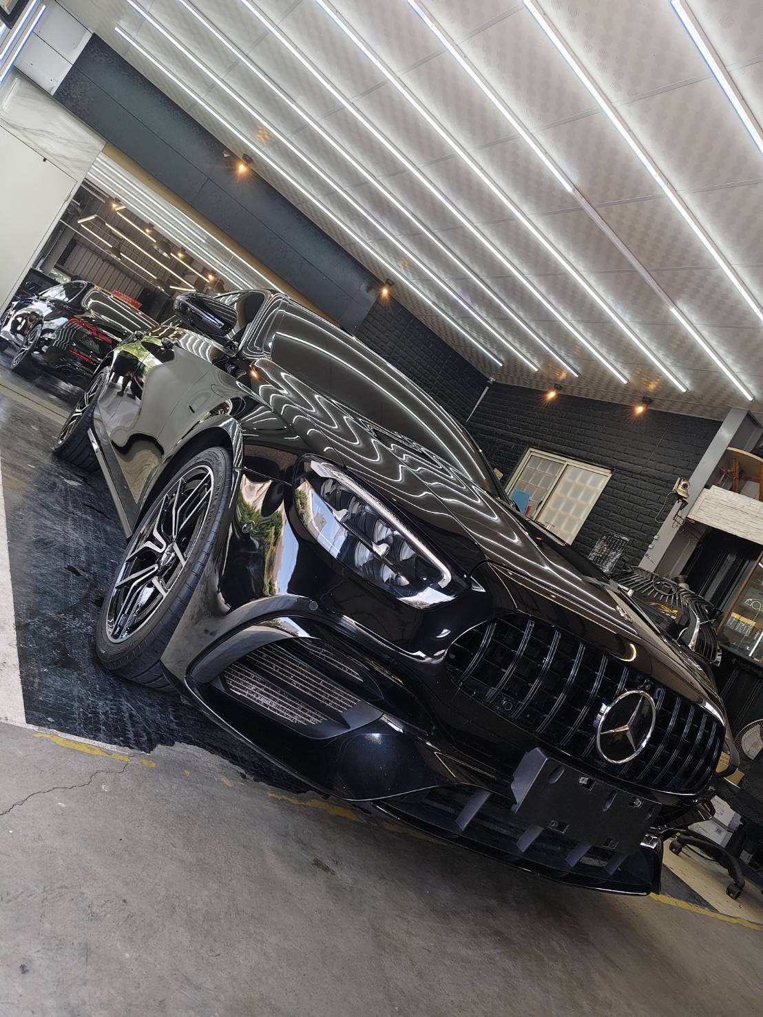 Mercedes-Benz E300 AMG（W213 FL）