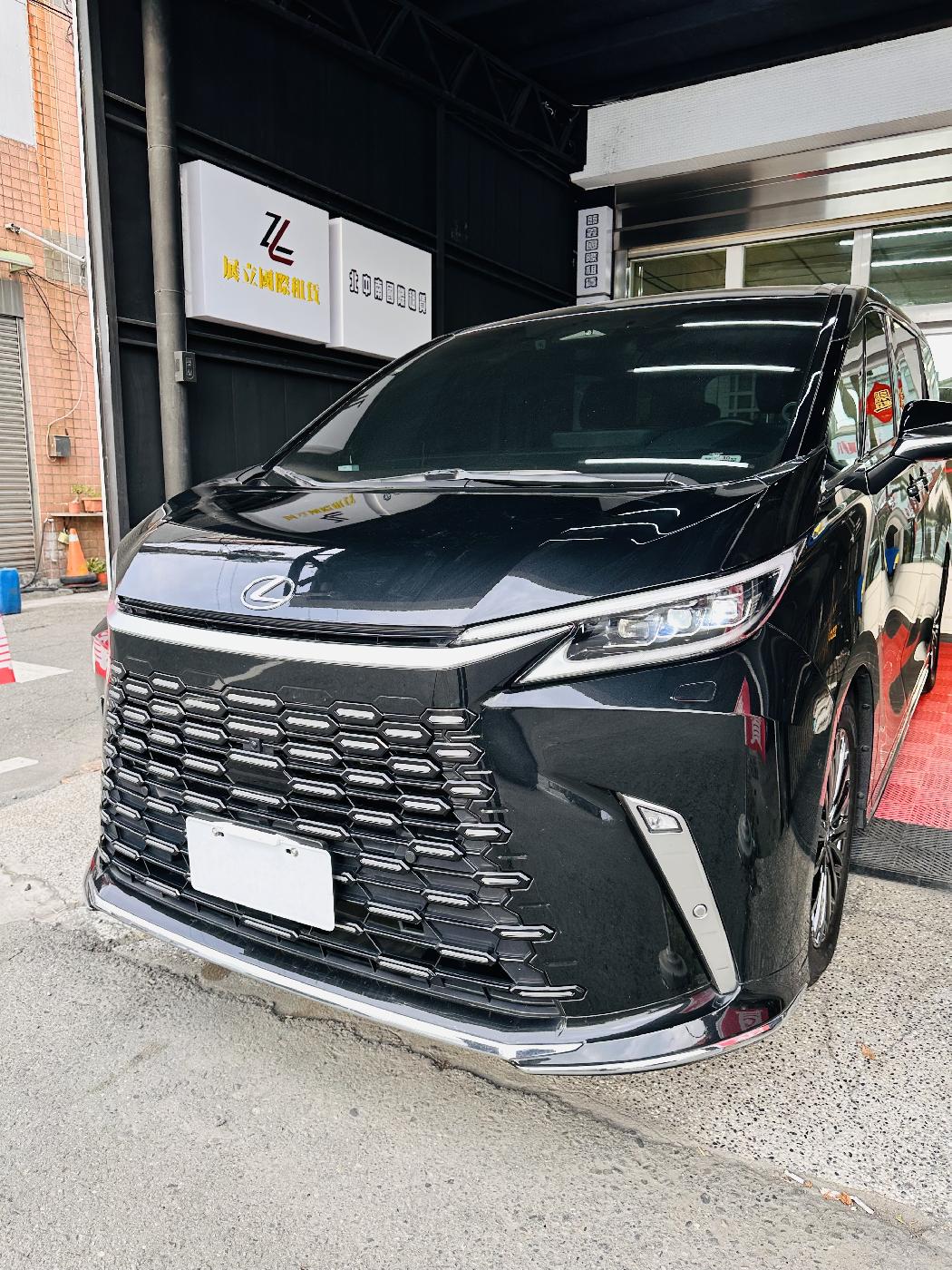 LM 包車旅遊、商務接送